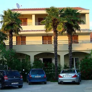 Apartman & Ana, Sukošan